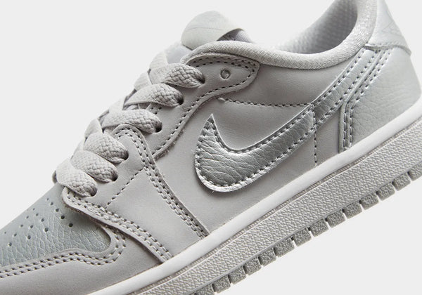 Air Jordan 1 LOW OG 'Metallic Silver' (PS) – Sneakr Avenue Air Jordan 1 LOW OG 'Metallic Silver' (PS) – Sneakr Avenue